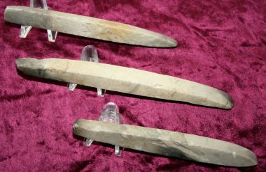 flint mejsler, neolithic flint chisel Denmark, oldsager købes, stenalder.